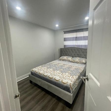 Mo'S Place 密西沙加 外观 照片